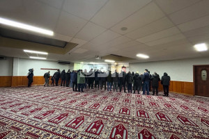 BİF Heusden-Zolder'de Babalar ve Çocuklar Sabah Namazında Buluştu